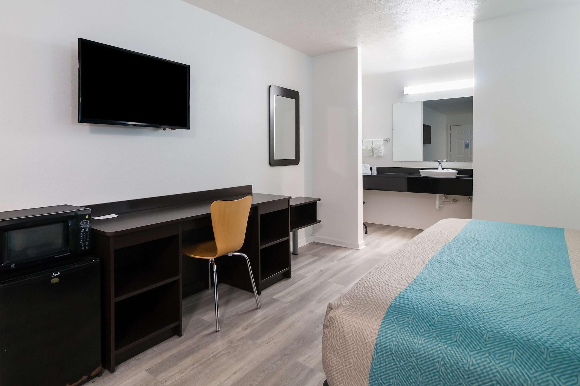 Motel 6-Metropolis, Il Екстериор снимка