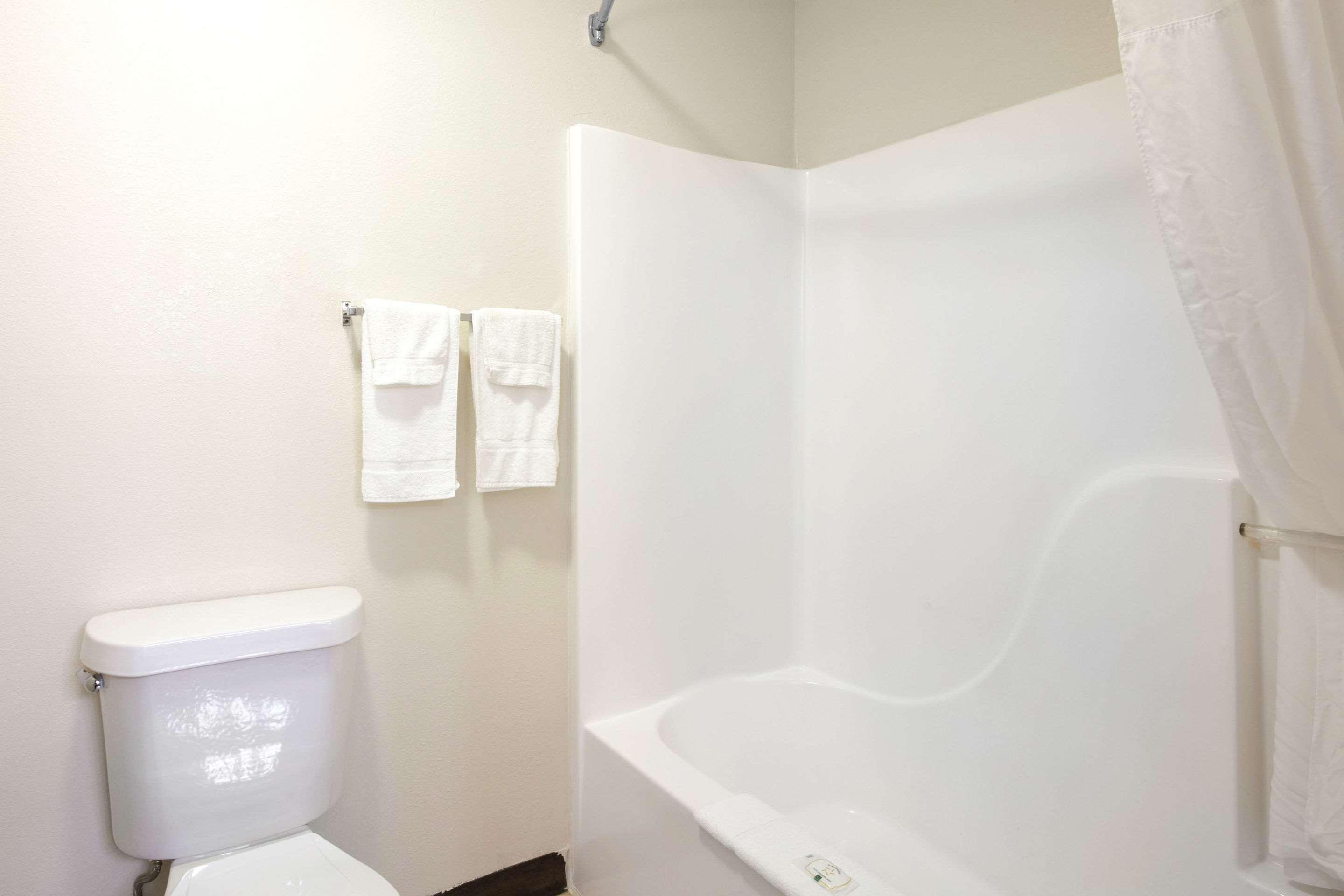 Motel 6-Metropolis, Il Екстериор снимка