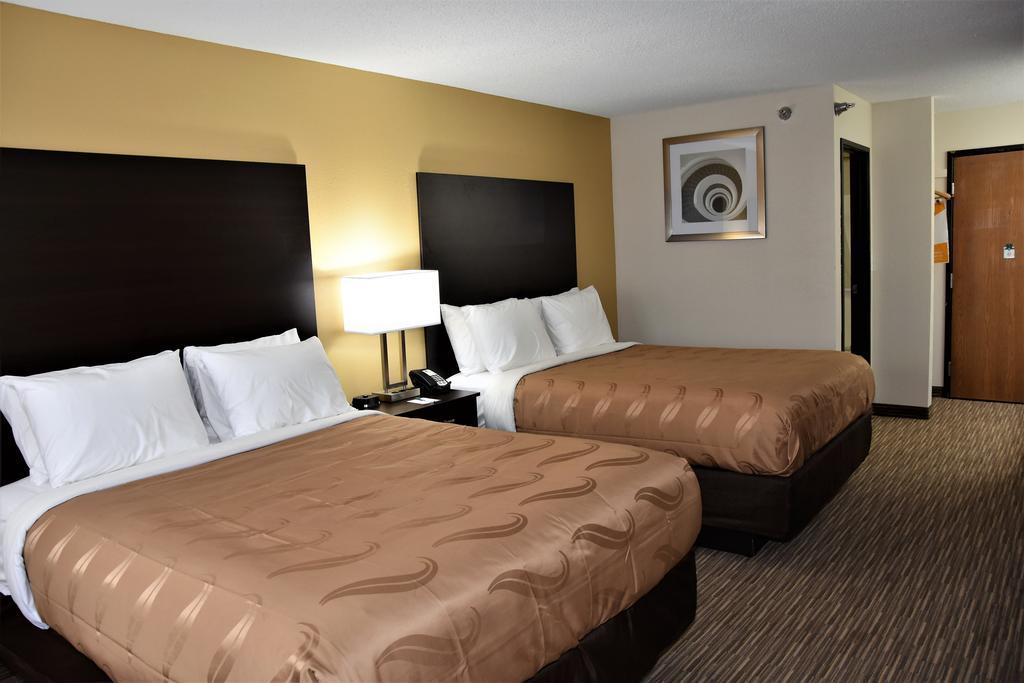 Motel 6-Metropolis, Il Екстериор снимка