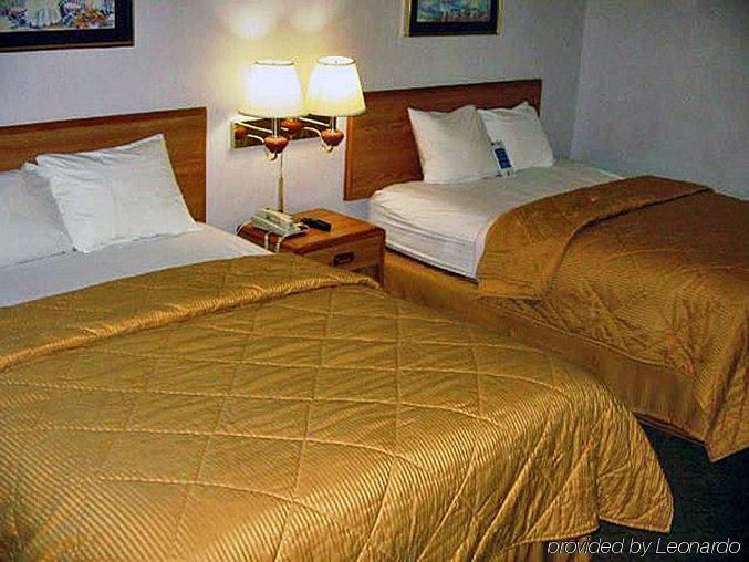 Motel 6-Metropolis, Il Екстериор снимка