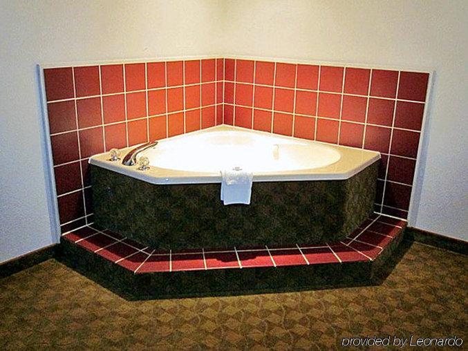 Motel 6-Metropolis, Il Екстериор снимка