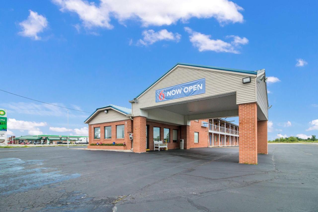 Motel 6-Metropolis, Il Екстериор снимка